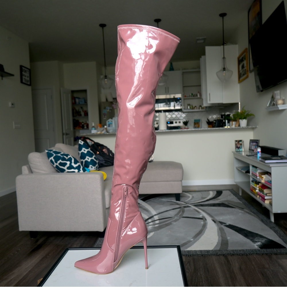 NEVER WORN -Size 8.5- STEVE MADEN THIGH HIGH BOOTS